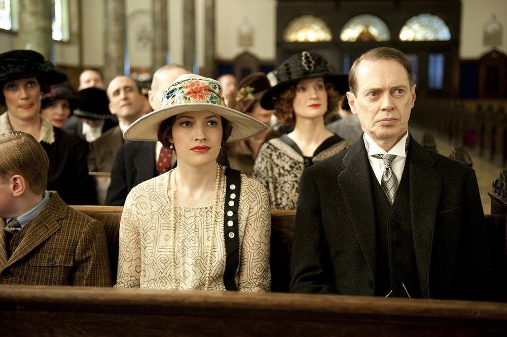 استیو بوشمی و کلی مکدونالد در سریال «امپراتوری بوردواک» (Boardwalk Empire)